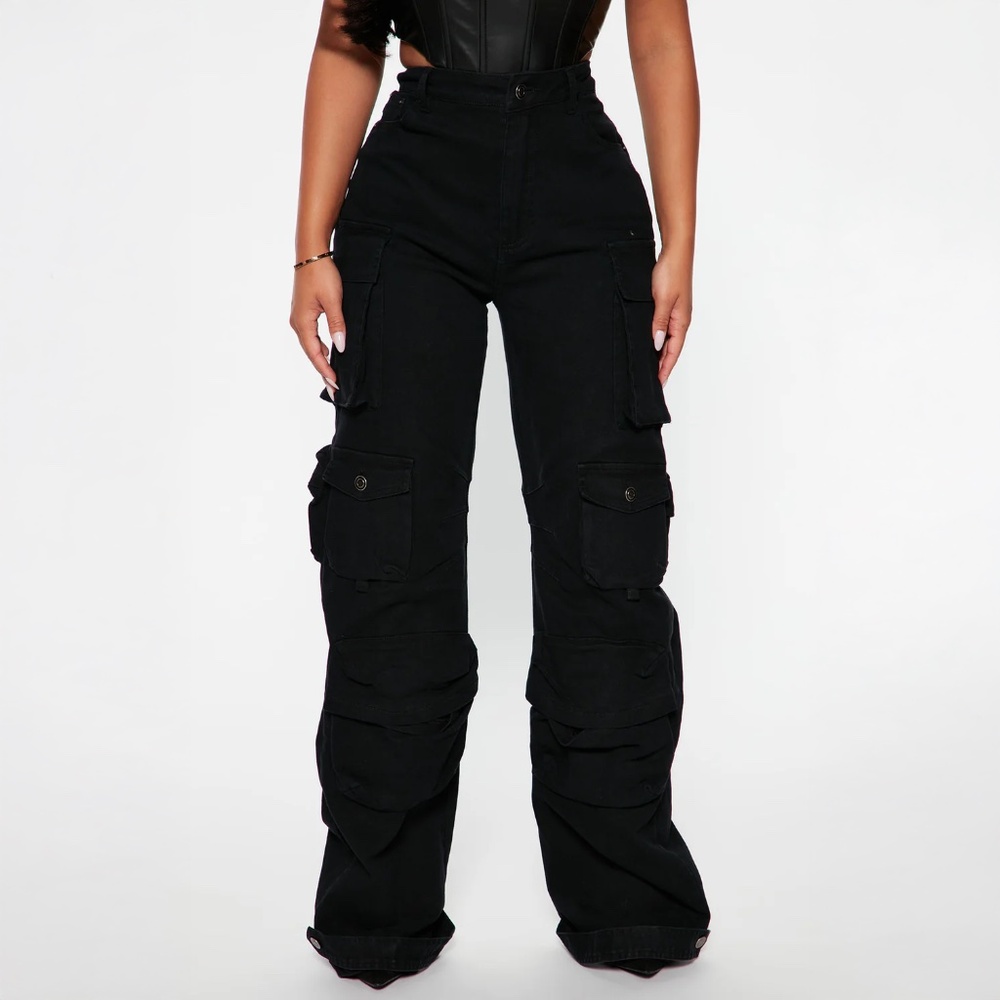 Fashion Nova Black Cargo Jeans - 0